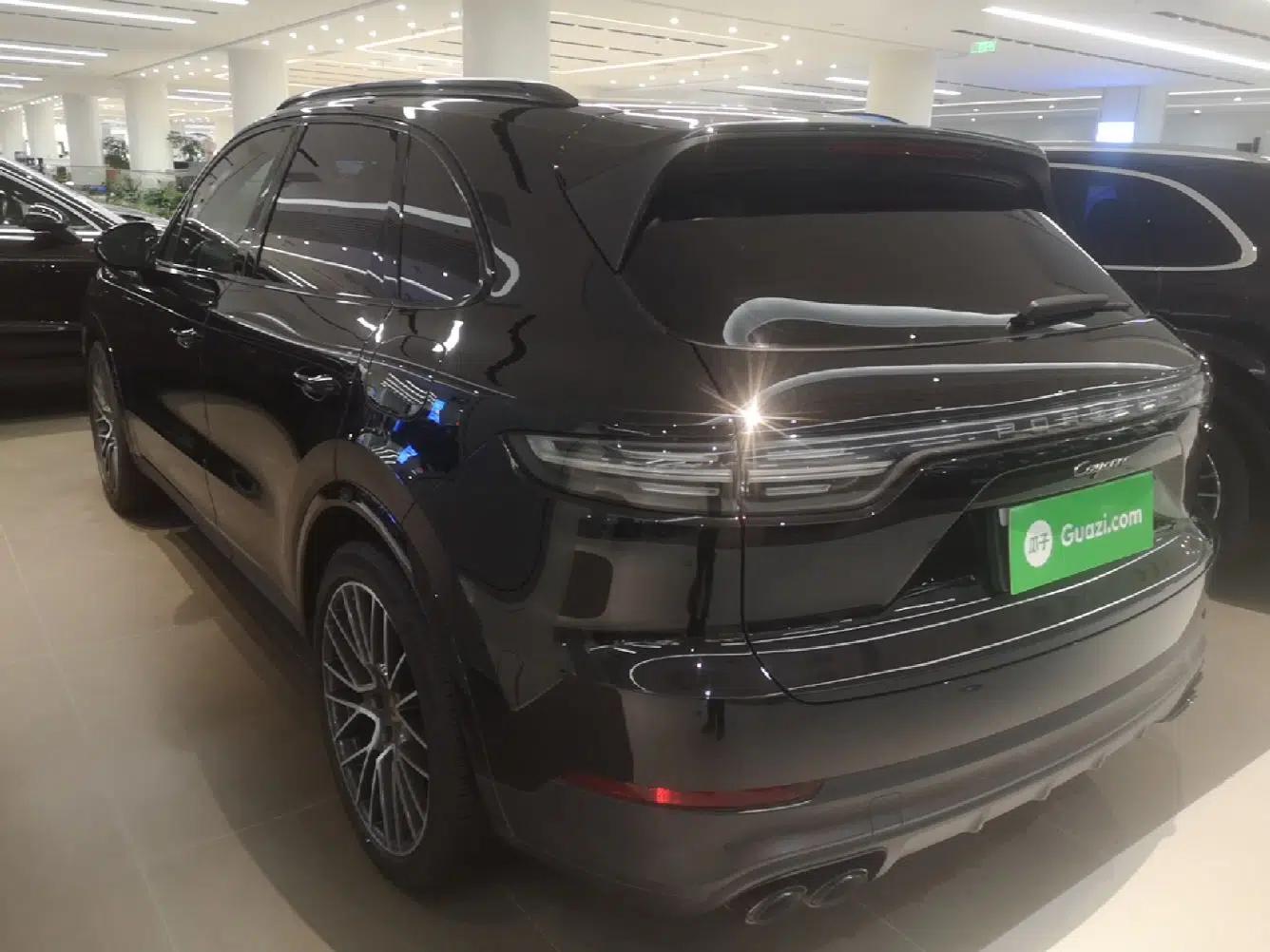 Porsche Cayenne E-Hybrid 2023 Cayenne E-Hybrid 2.0T Platinum Edition — миниатюра 4