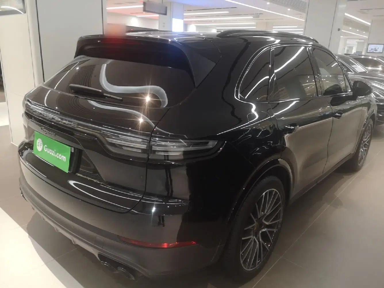 Porsche Cayenne E-Hybrid 2023 Cayenne E-Hybrid 2.0T Platinum Edition — миниатюра 6