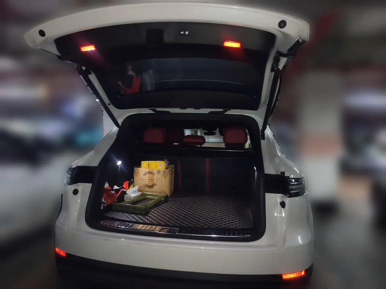 Porsche Cayenne E-Hybrid 2023 Cayenne E-Hybrid 2.0T Platinum Edition — миниатюра 19