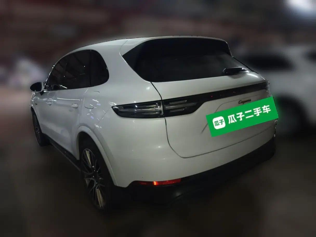 Porsche Cayenne E-Hybrid 2023 Cayenne E-Hybrid 2.0T Platinum Edition — миниатюра 4