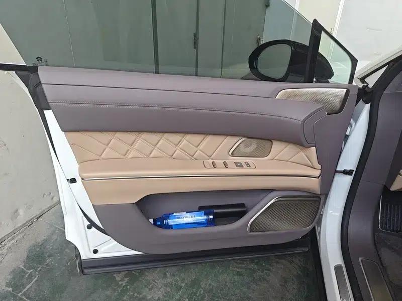 NIO ET9 2025 Model 102kWh First Edition Limited Edition — миниатюра 16