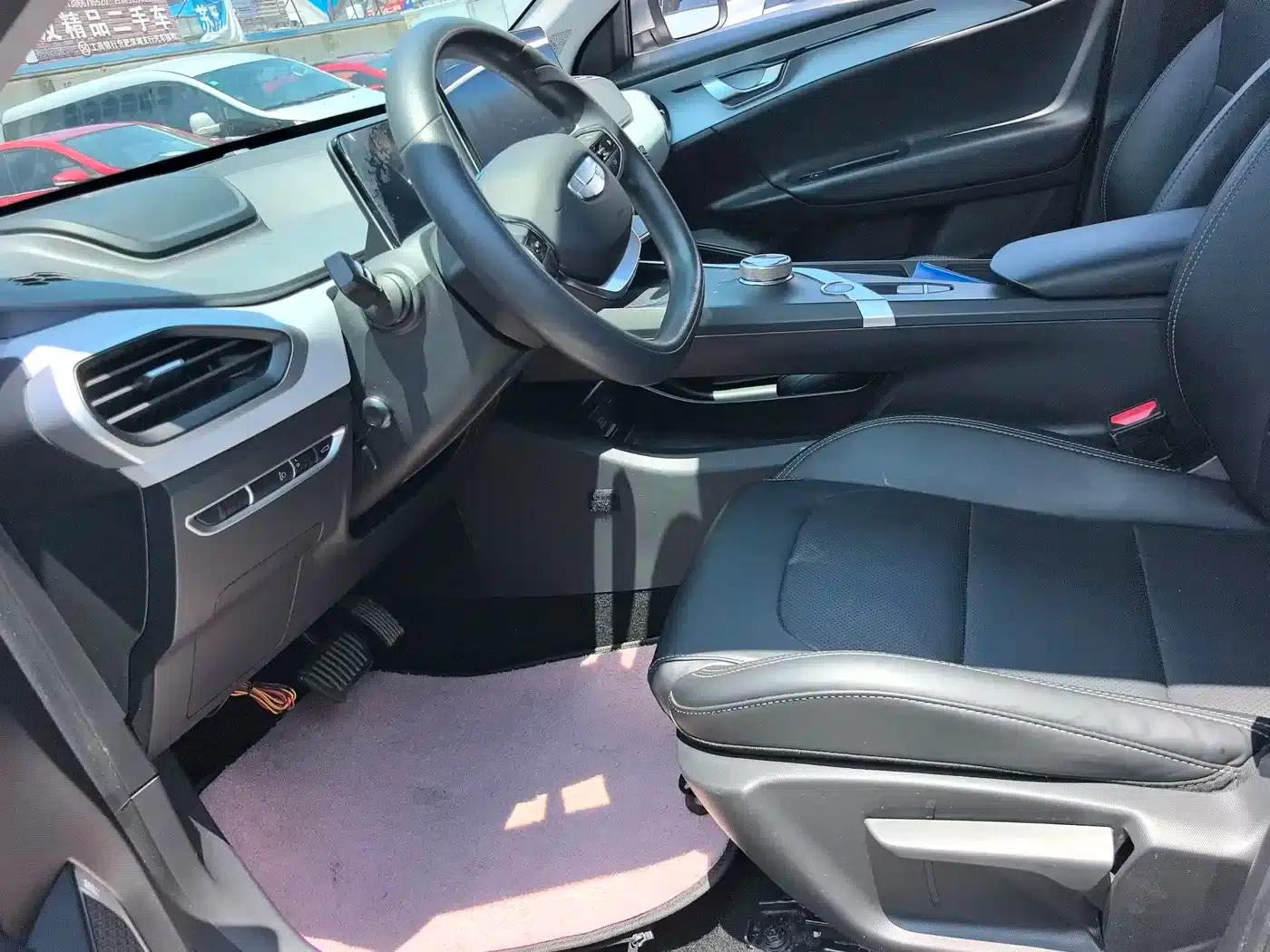 Geely Geometry A 2022 Pro 430KM Travel Edition — миниатюра 11