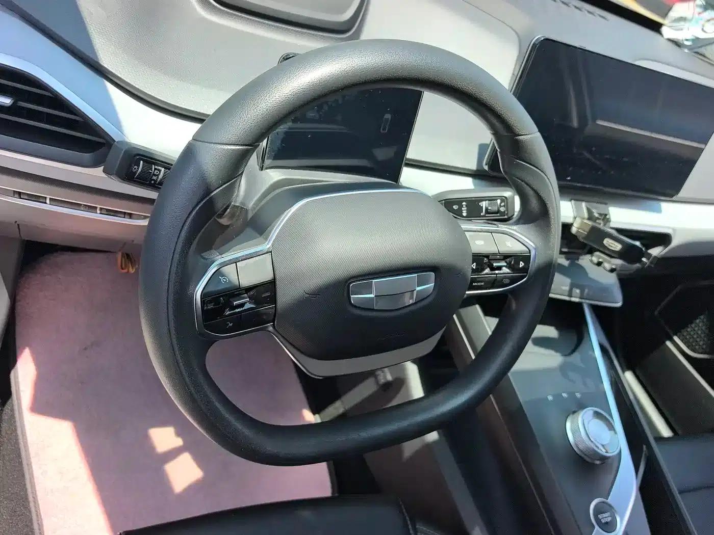 Geely Geometry A 2022 Pro 430KM Travel Edition — миниатюра 14