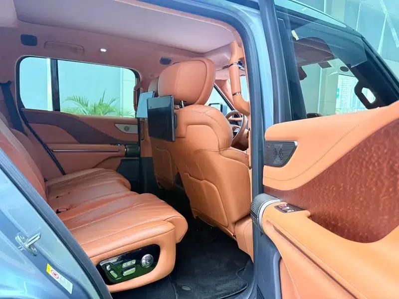 Looking up at the 2023 U8 Luxury Edition — миниатюра 23
