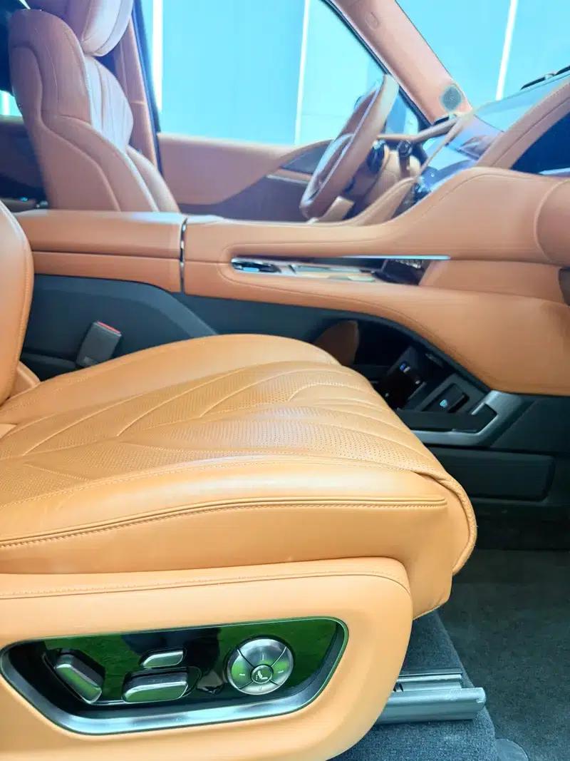 Looking up at the 2023 U8 Luxury Edition — миниатюра 30
