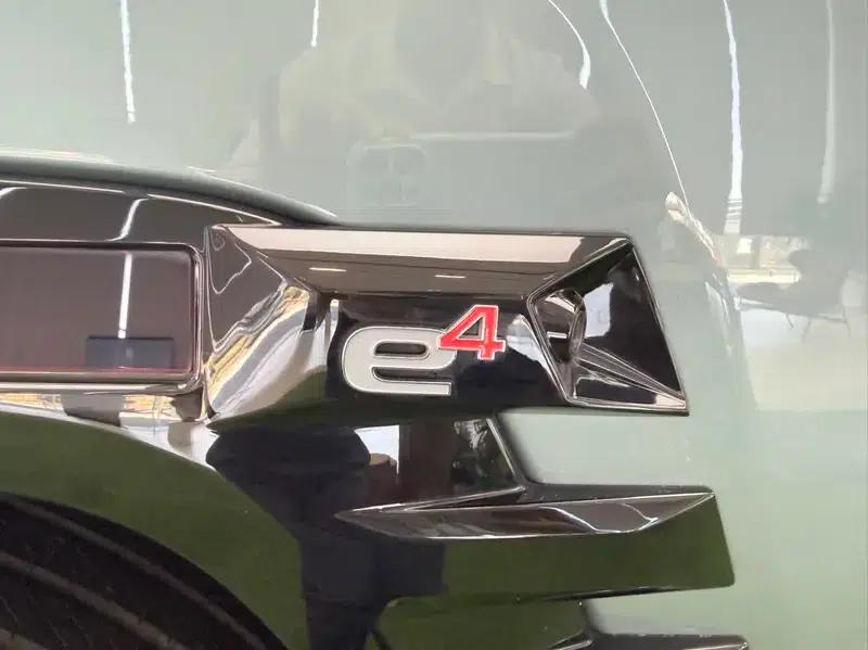 Looking up at the 2023 U8 Luxury Edition — миниатюра 5