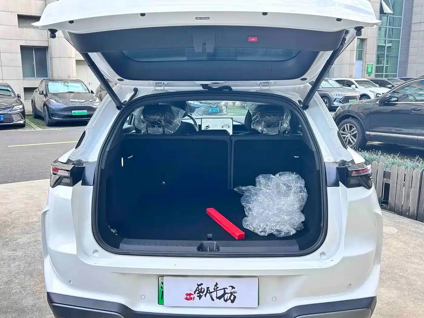 Jihu Alphard T5 2026 Pure Electric 560 Yuanjing Smart Edition — миниатюра 6