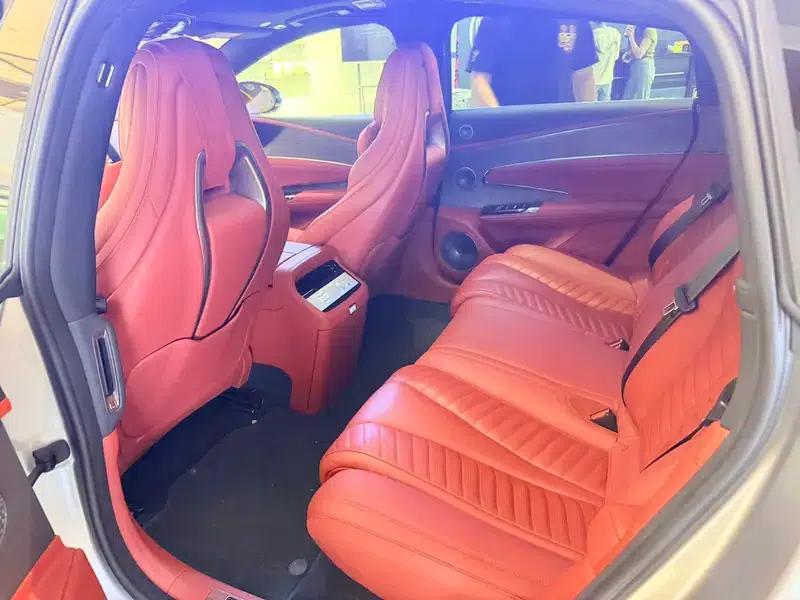 Looking up at the U7 EV 2025 five-seater luxury version — миниатюра 14