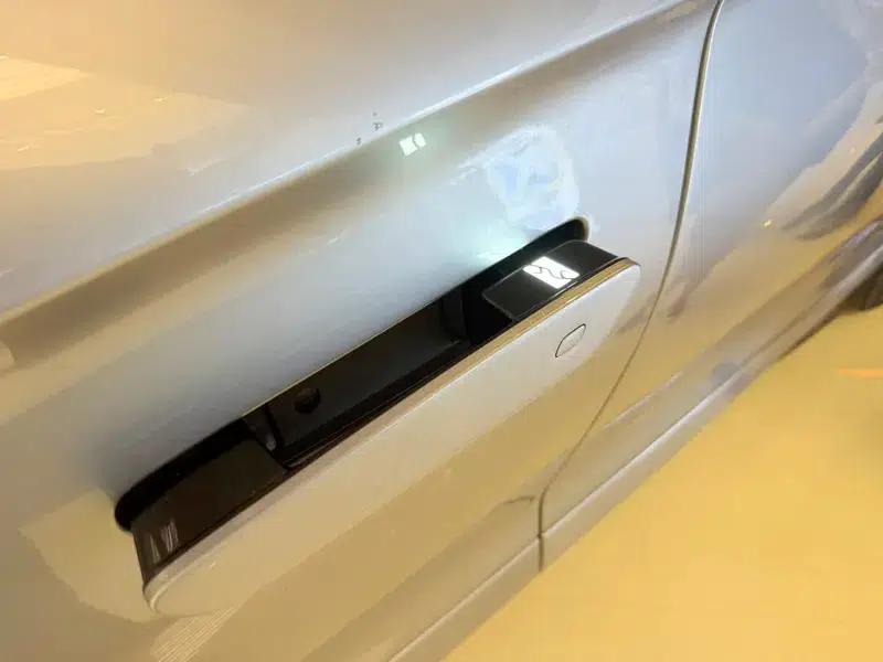 Looking up at the U7 EV 2025 five-seater luxury version — миниатюра 9