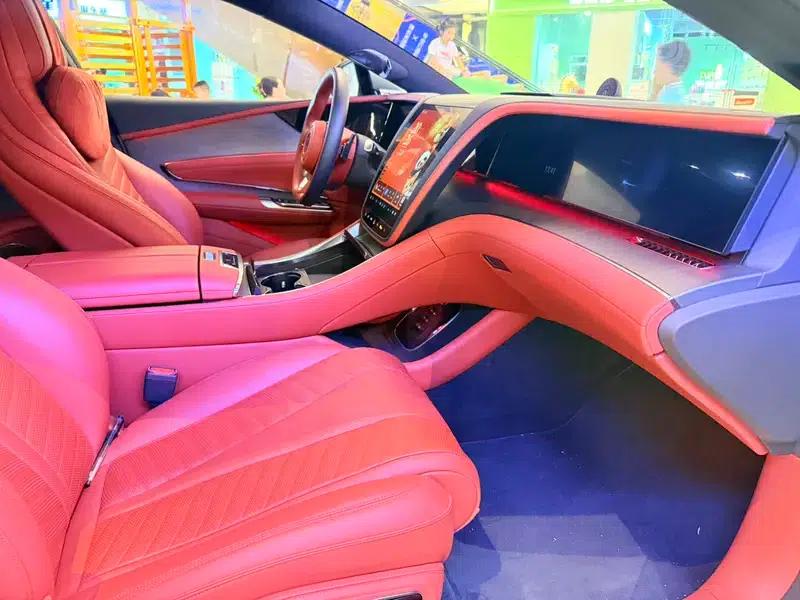 Looking up at the U7 EV 2025 five-seater luxury version — миниатюра 10