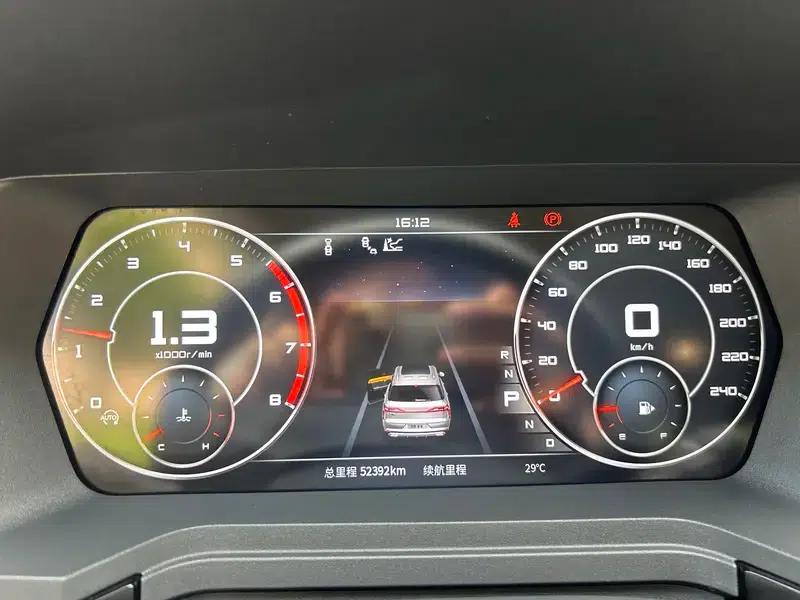 Venucia Star 2020 260T 48V Mild Hybrid Turbocharged Star Edition — миниатюра 11