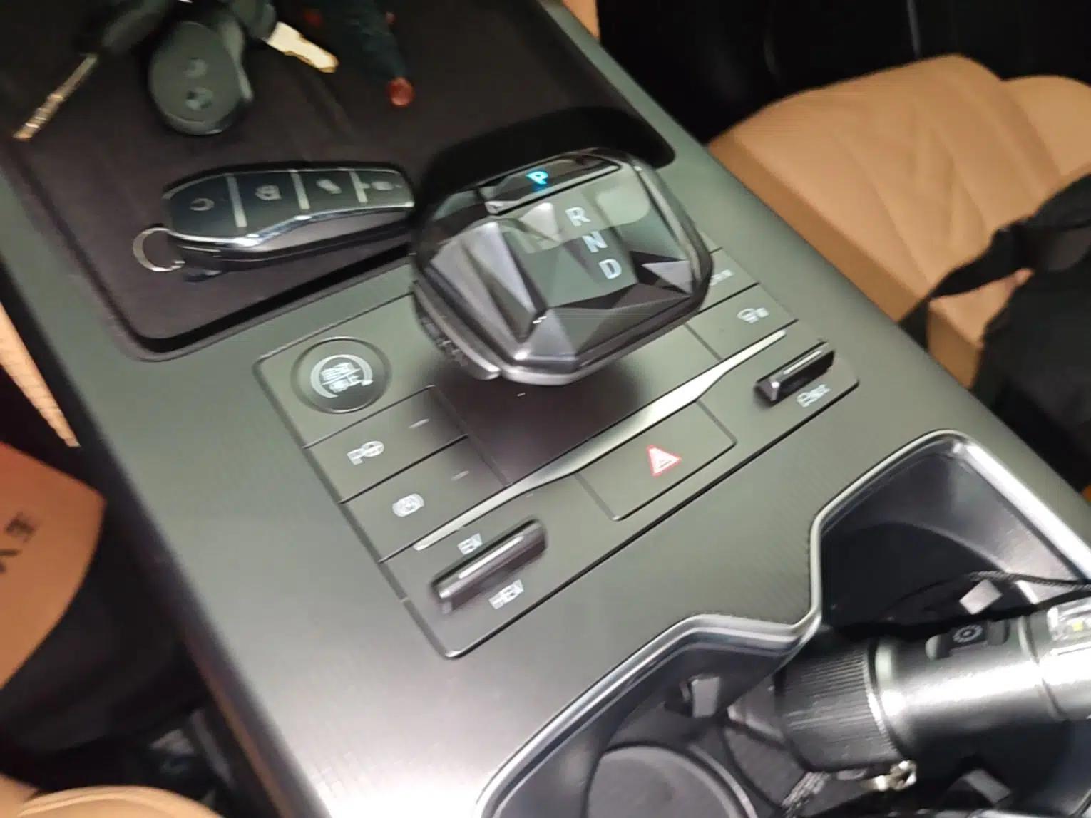 BYD Song L DM-i 2025 Intelligent Driving Version 160 km Beyond-Range Type — миниатюра 16
