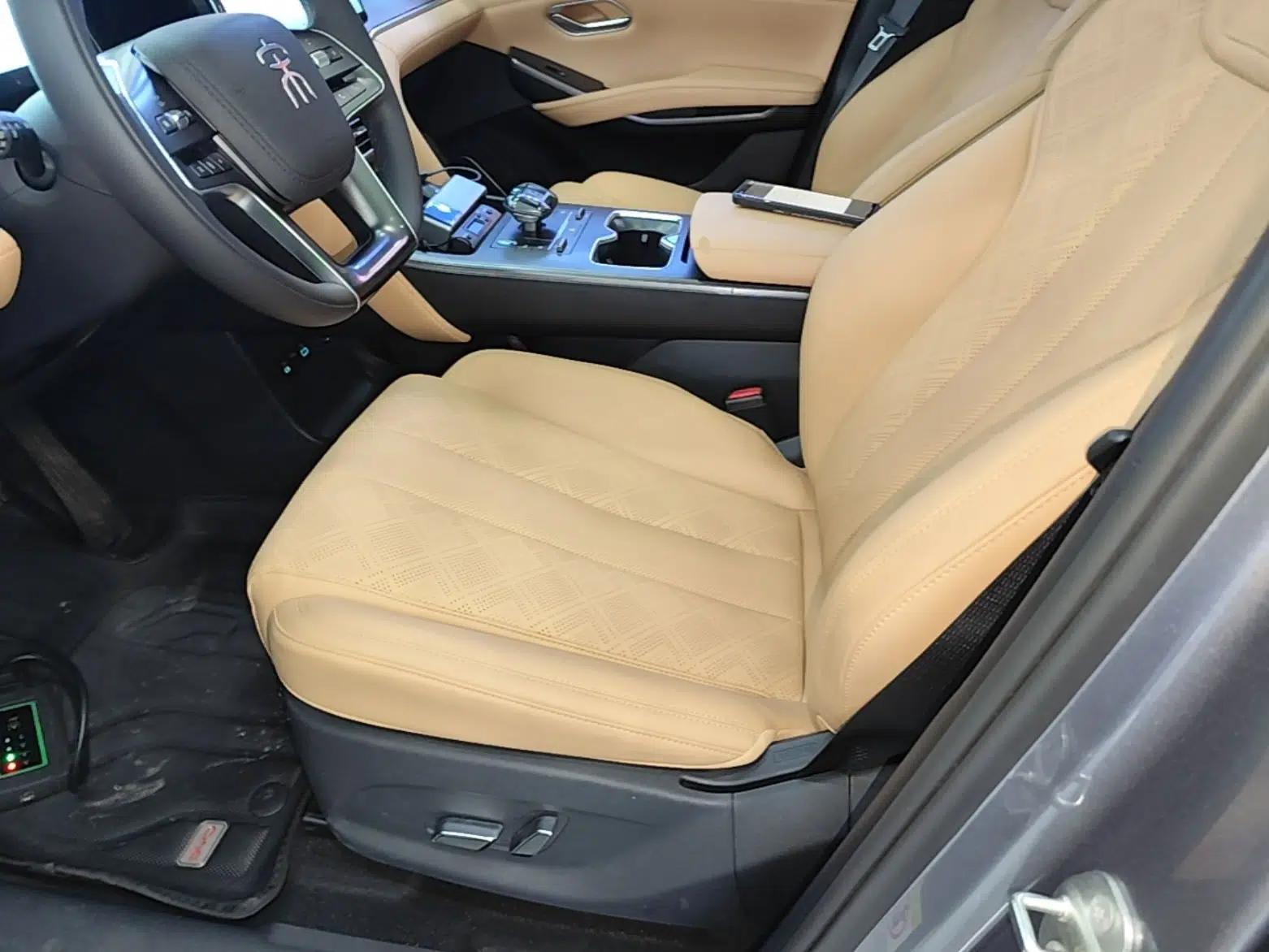 BYD Song L DM-i 2024 75km Leading Edition — миниатюра 22