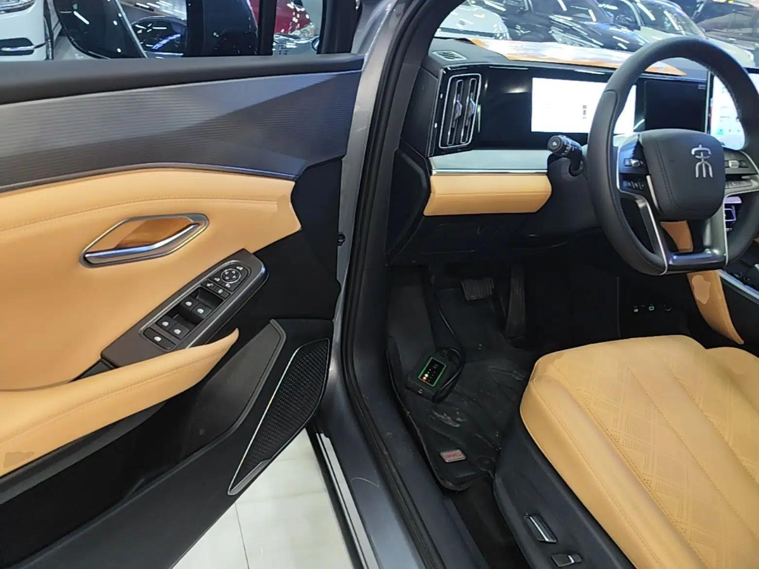 BYD Song L DM-i 2024 75km Leading Edition — миниатюра 23