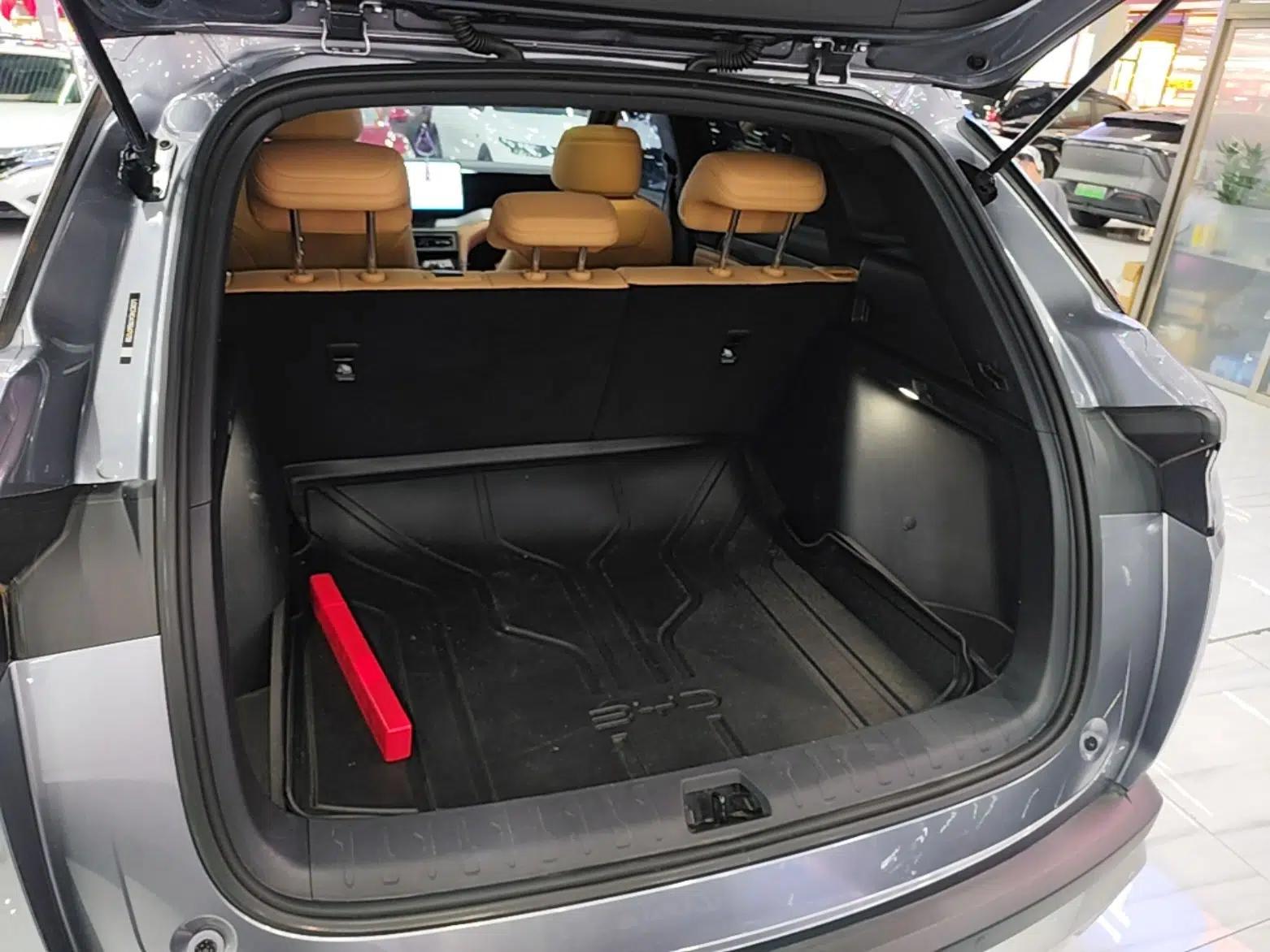 BYD Song L DM-i 2024 75km Leading Edition — миниатюра 27