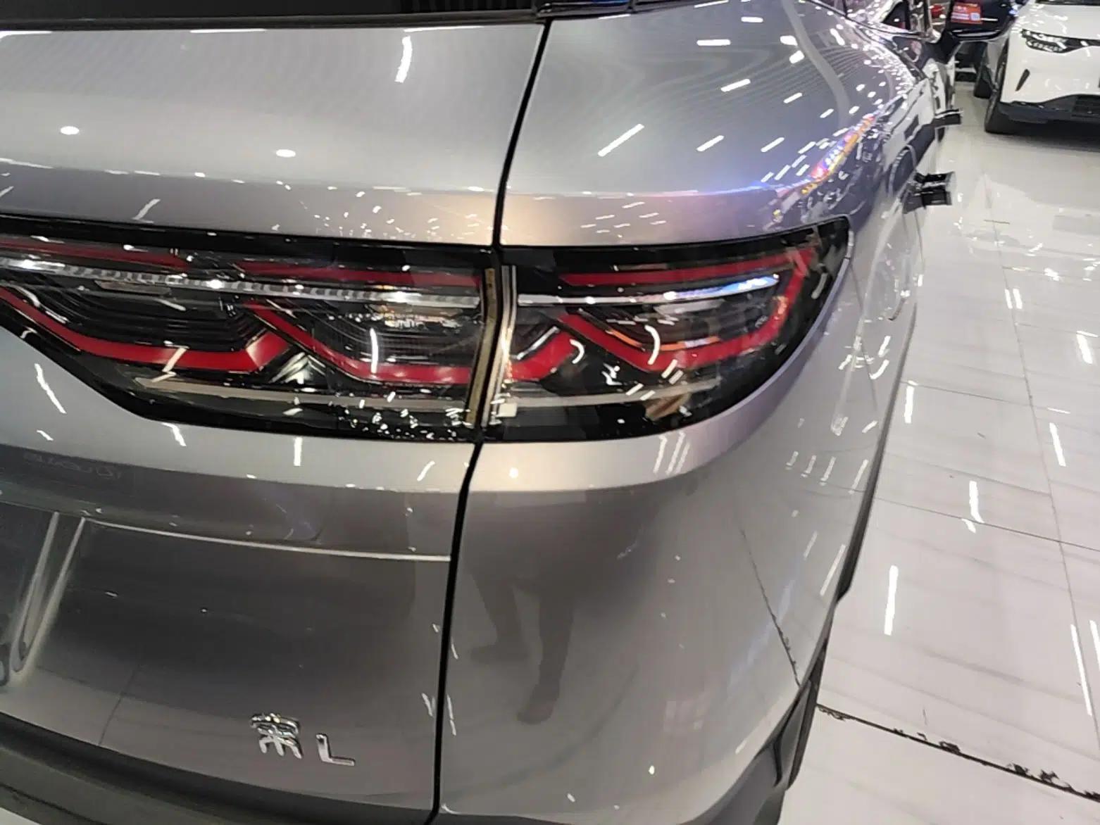 BYD Song L DM-i 2024 75km Leading Edition — миниатюра 9