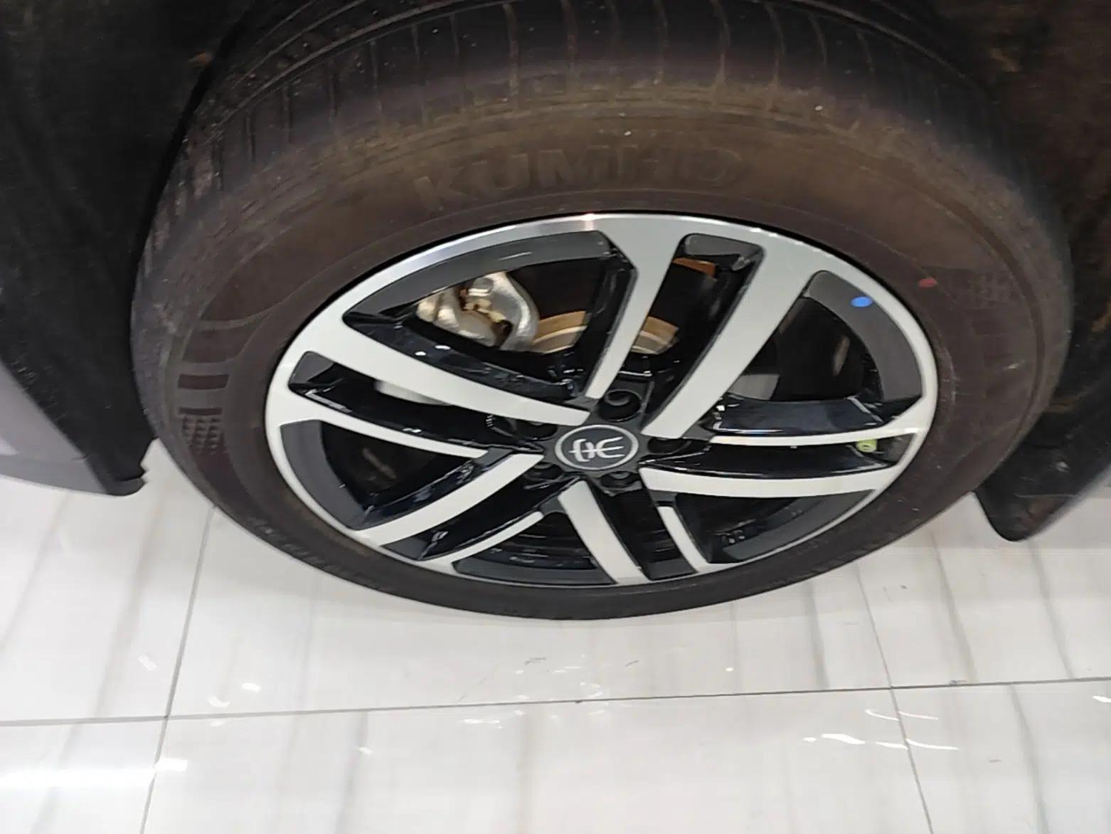 BYD Song L DM-i 2024 75km Leading Edition — миниатюра 10