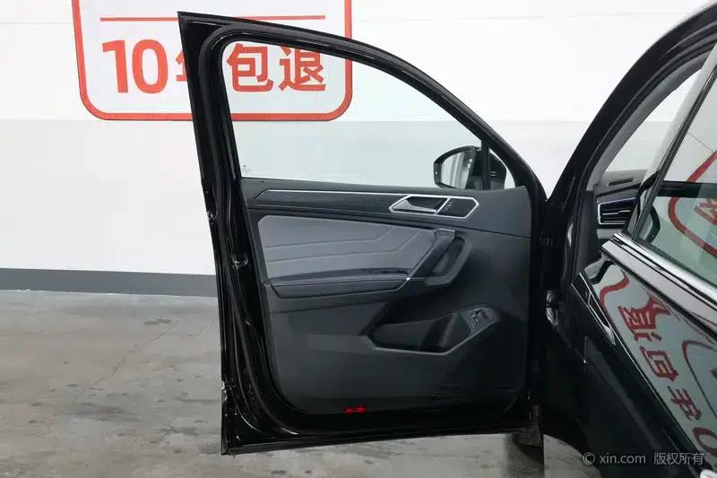 Tiguan L PHEV 2023 430PHEV Plug-in Hybrid Flagship Edition — миниатюра 21
