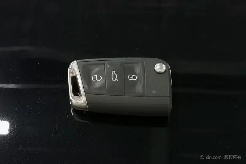 Tiguan L PHEV 2023 430PHEV Plug-in Hybrid Flagship Edition — миниатюра 6