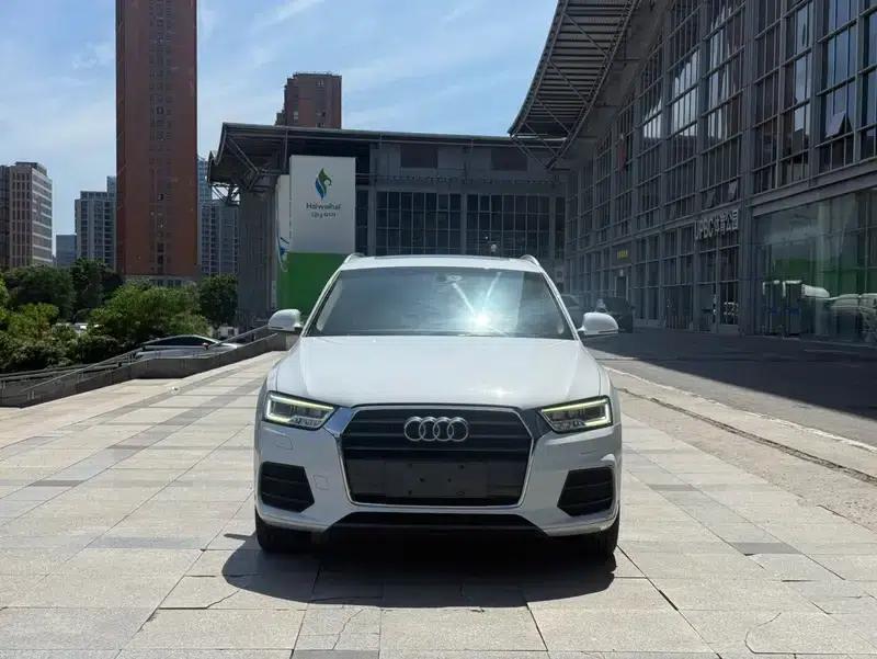 Audi Q3 2018 30th Anniversary Edition 35 TFSI Fashion Model — миниатюра 2