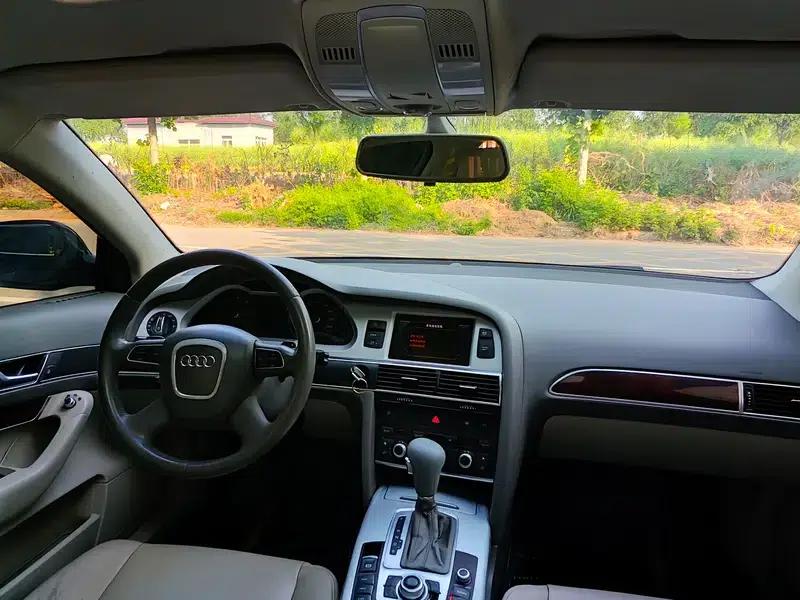 Audi A6L 2010 2.0 TFSI Automatic Standard Edition — миниатюра 15