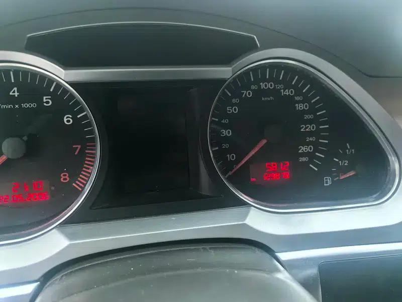 Audi A6L 2005 2.0T Manual Standard Edition — миниатюра 11