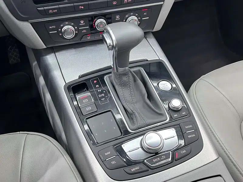 Audi A6L 2012 TFSI Standard Edition — миниатюра 11