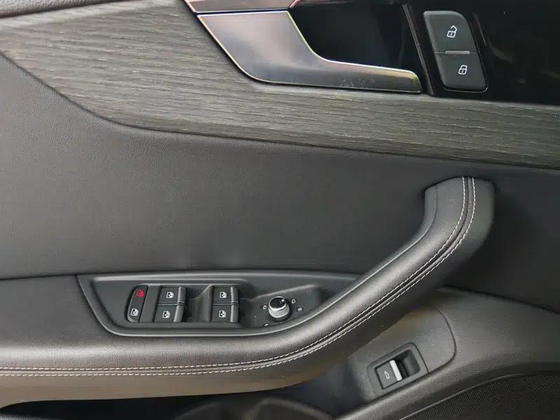 Audi A4L 2023 40 TFSI Luxury Dynamic Starry Night Edition — миниатюра 29