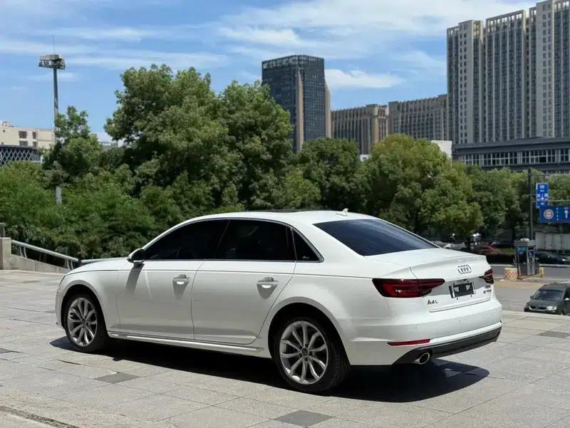 Audi A4L 2018 30th Anniversary Edition 40 TFSI Progressive — миниатюра 4