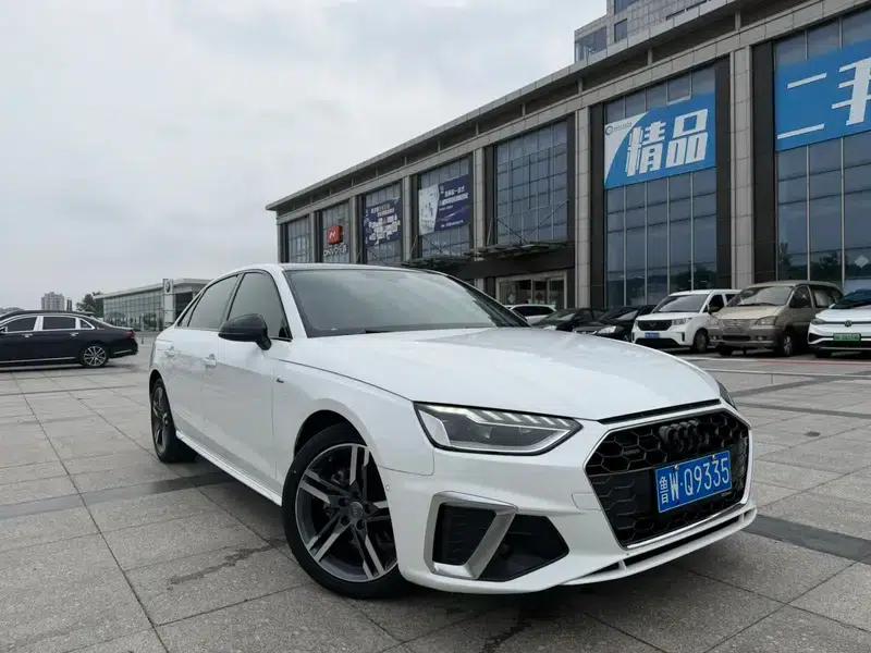 Audi A4L 2020 40 TFSI quattro Luxury Dynamic — миниатюра 3