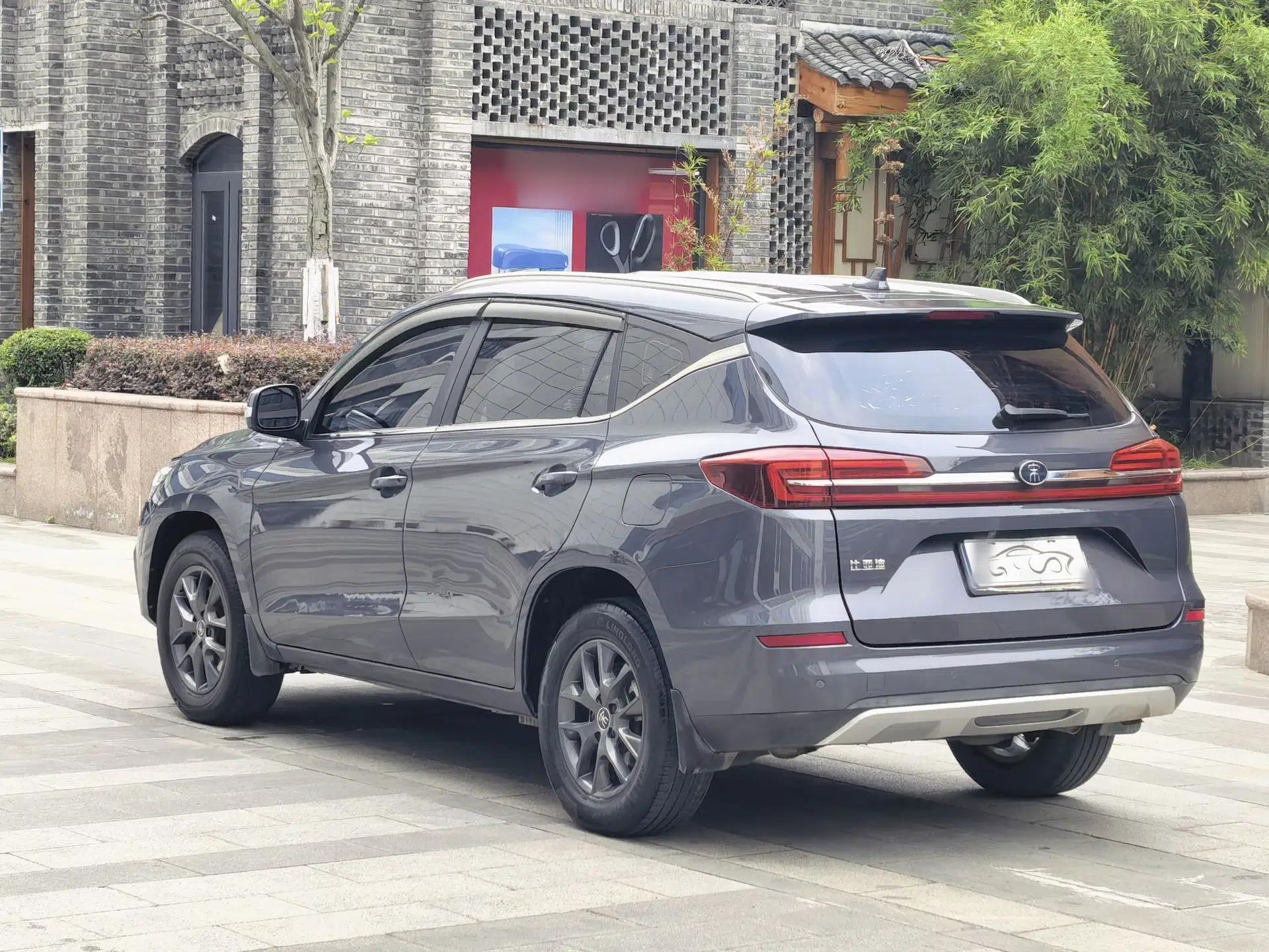 BYD Song 2021 Classic Edition 1.5T Automatic Luxury Model — миниатюра 5