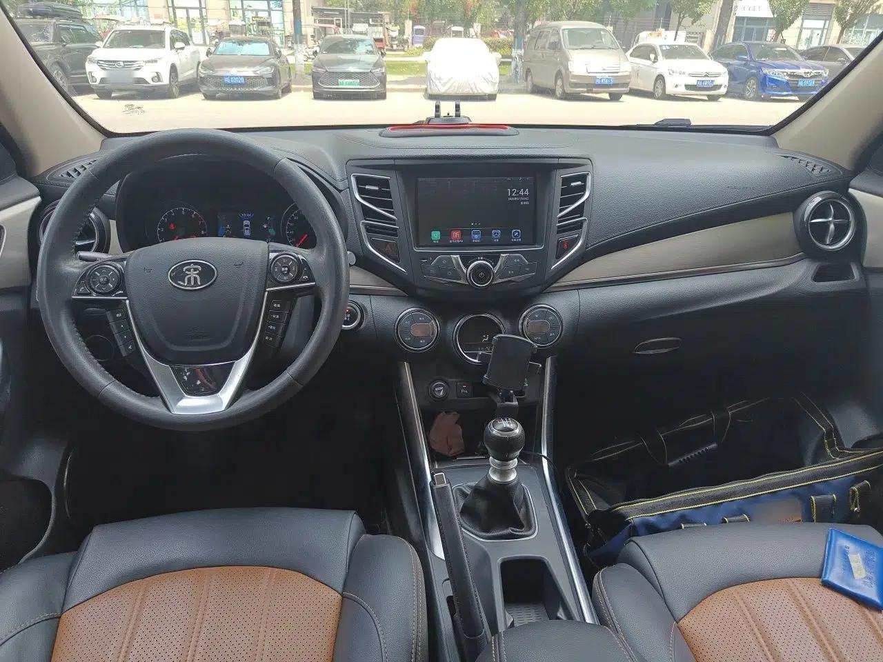 BYD Song 2016 1.5TI Manual Luxury Model — миниатюра 9