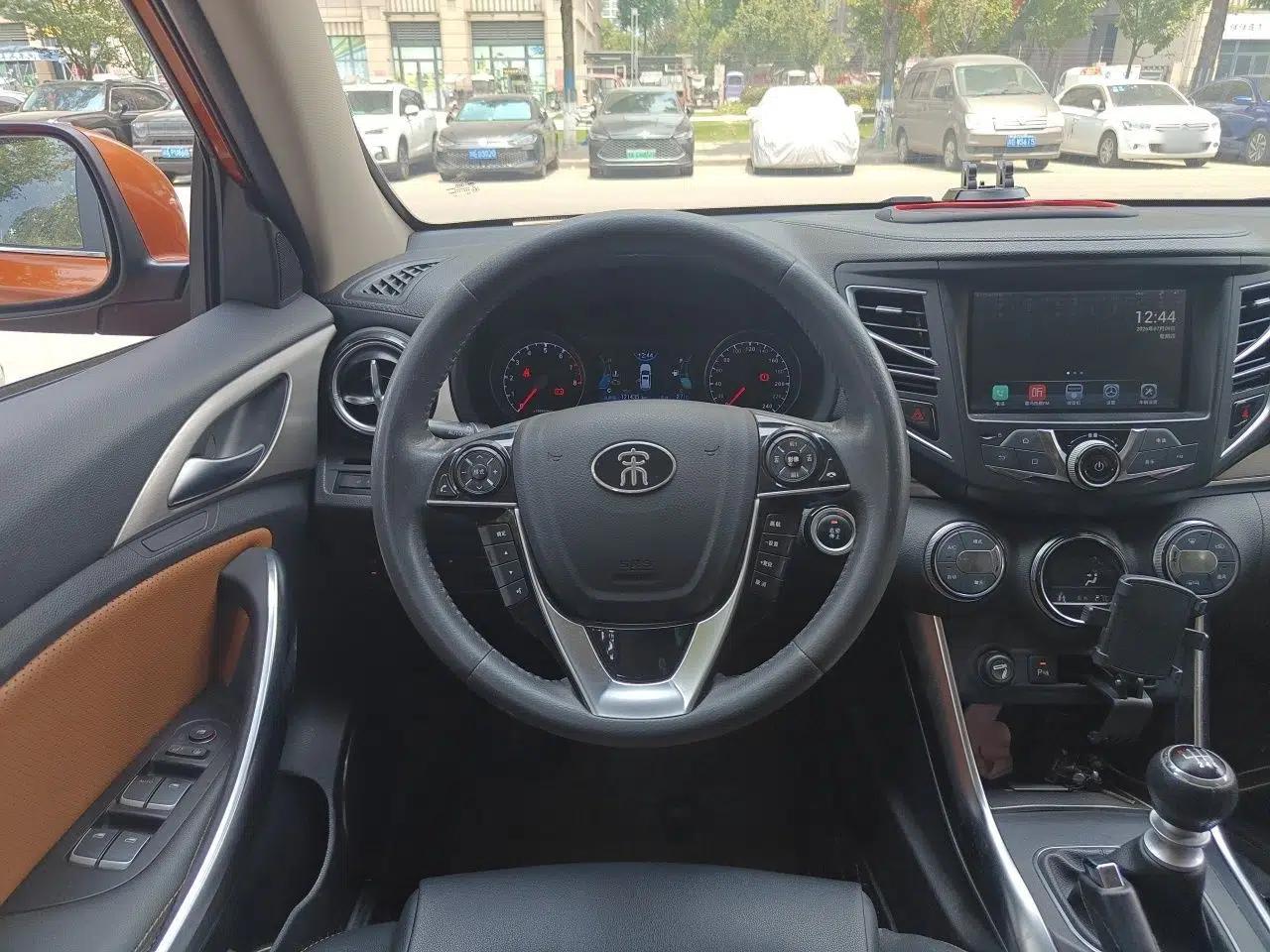 BYD Song 2016 1.5TI Manual Luxury Model — миниатюра 10