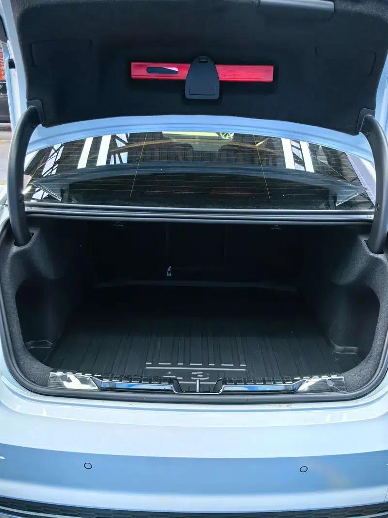 Audi A3 2023 Facelift A3L Limousine 35 TFSI Luxury Sport — миниатюра 23