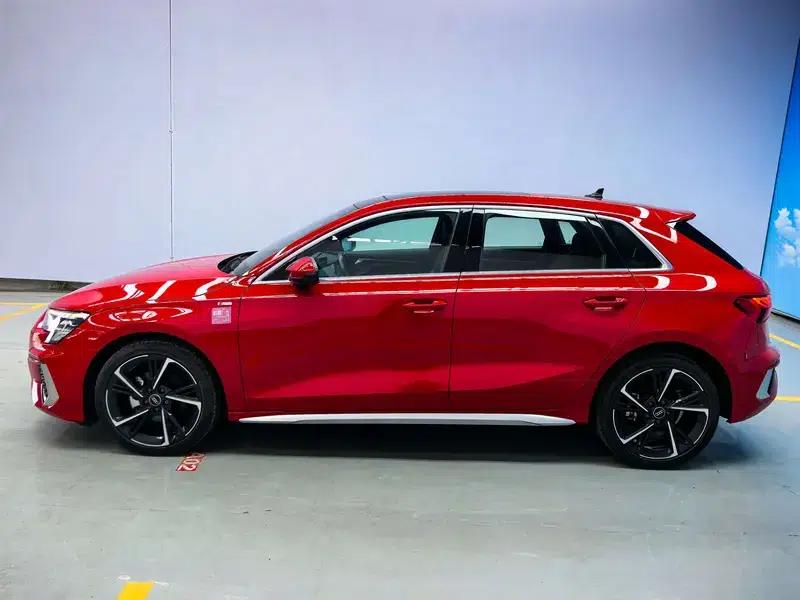 Audi A3 2023 Sportback 35 TFSI Fashion Sport — миниатюра 4