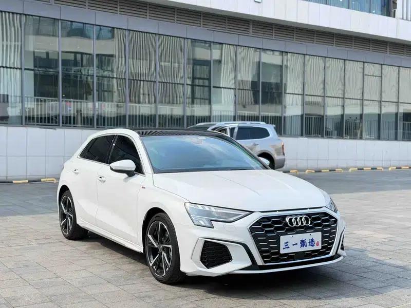 Audi A3 2022 Sportback 35 TFSI Fashion Sport — миниатюра 3