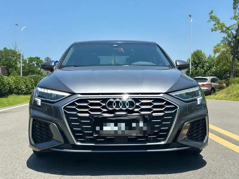 Audi A3 2024 Sportback 35 TFSI Progressive Elegance — миниатюра 2