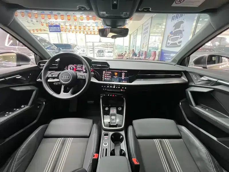 Audi A3 2023 Facelift Sportback 35 TFSI Fashion Sporty Model — миниатюра 14
