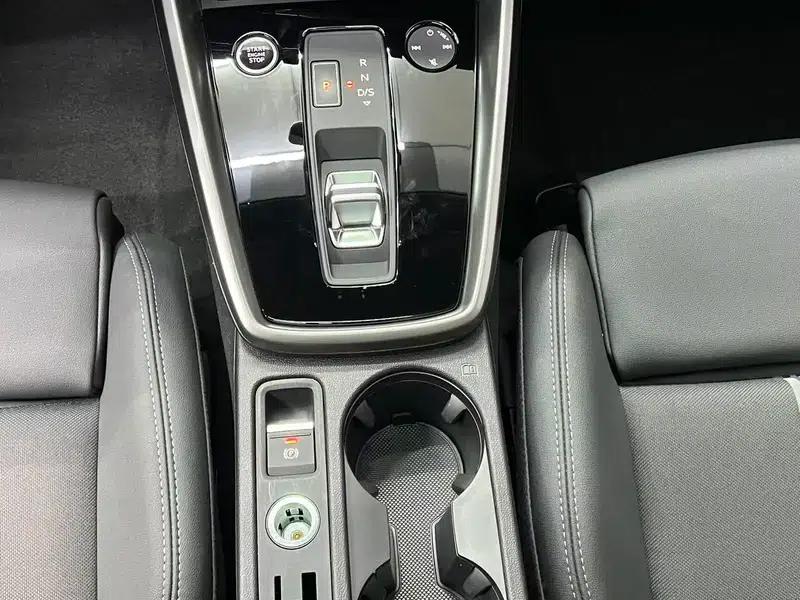 Audi A3 2023 Facelift Sportback 35 TFSI Fashion Sporty Model — миниатюра 18