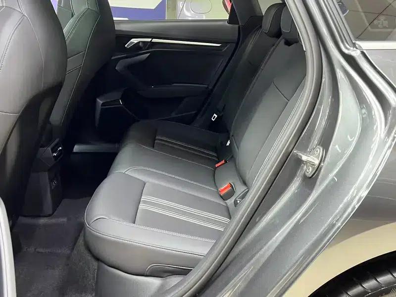 Audi A3 2023 Facelift Sportback 35 TFSI Fashion Sporty Model — миниатюра 23