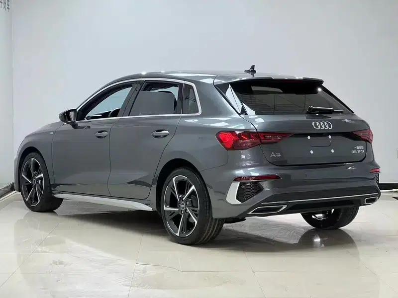 Audi A3 2023 Facelift Sportback 35 TFSI Fashion Sporty Model — миниатюра 4