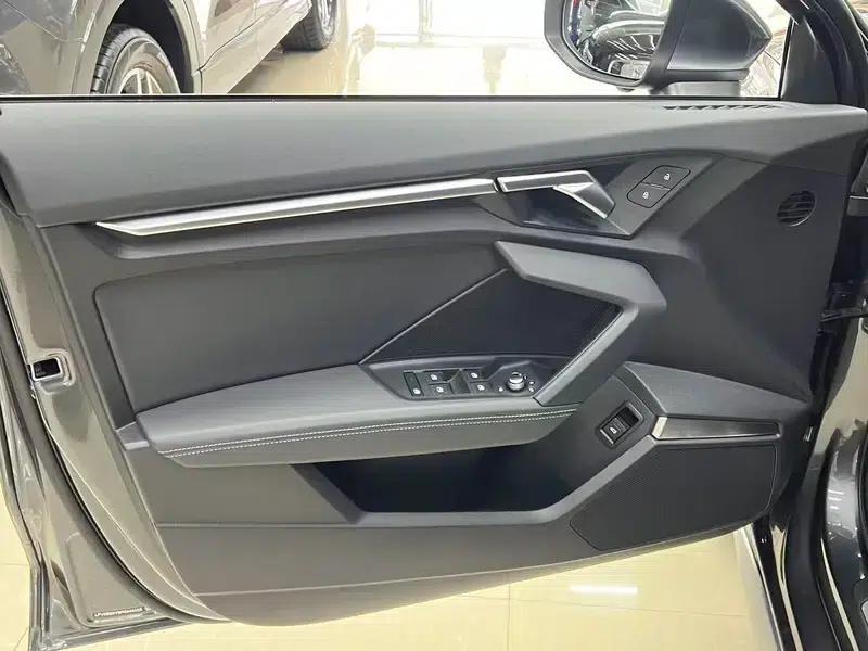 Audi A3 2023 Facelift Sportback 35 TFSI Fashion Sporty Model — миниатюра 8