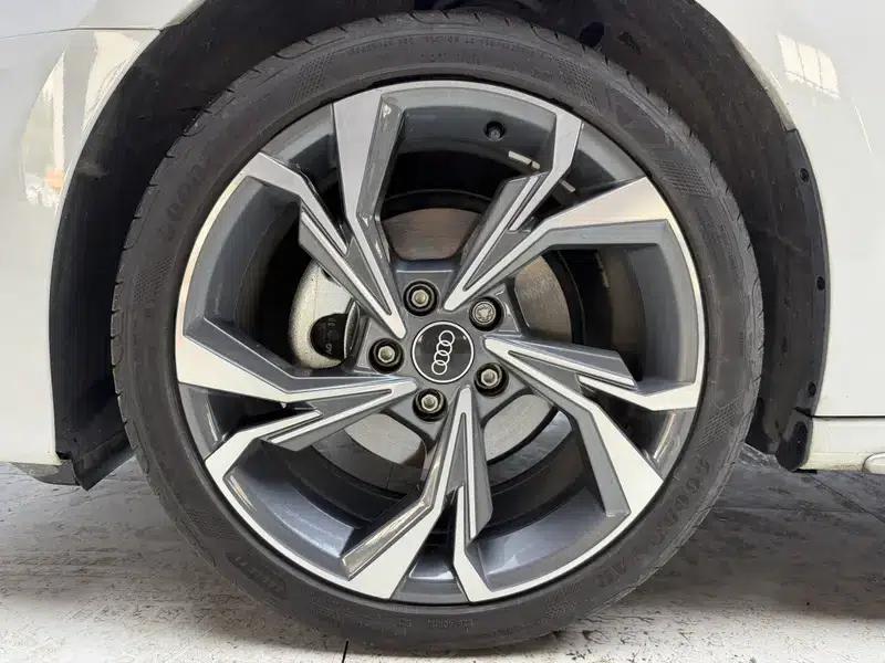 Audi A3 2023 Facelift A3L Limousine 35 TFSI Sporty Edition — миниатюра 11