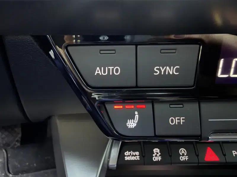 Audi A3 2023 Facelift A3L Limousine 35 TFSI Sporty Edition — миниатюра 8