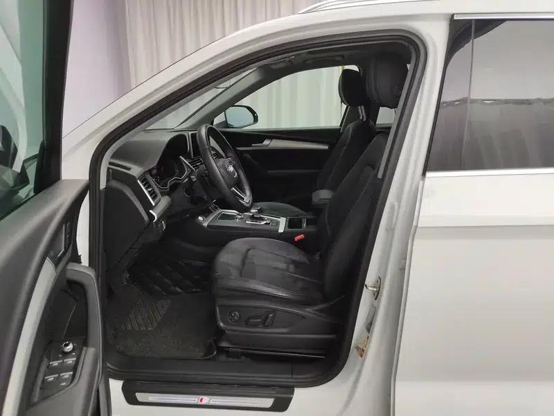 Audi Q5L 2020 Facelift 40 TFSI Luxury Fashion Edition — миниатюра 17