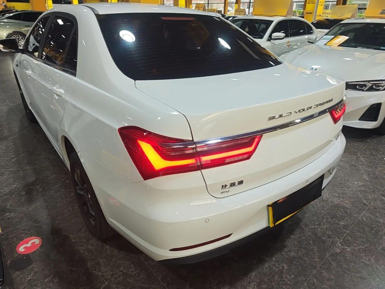 BYD Qin New Energy 2021 Travel Edition — миниатюра 4