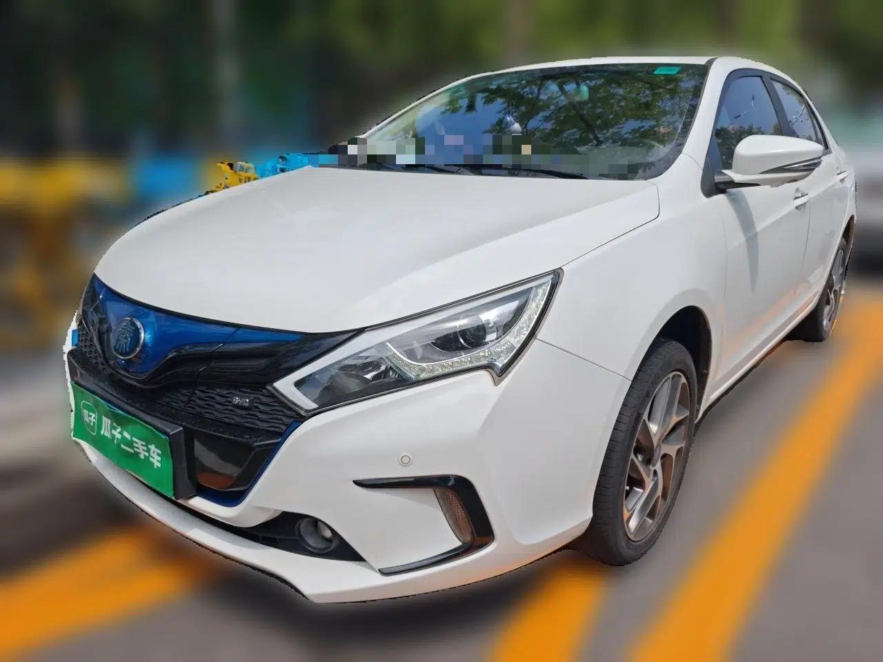 BYD Qin New Energy 2017 Qin EV300 Flagship Model — миниатюра 1