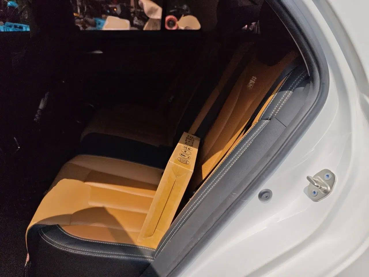 BYD Qin New Energy 2017 Qin EV300 Flagship Model — миниатюра 17