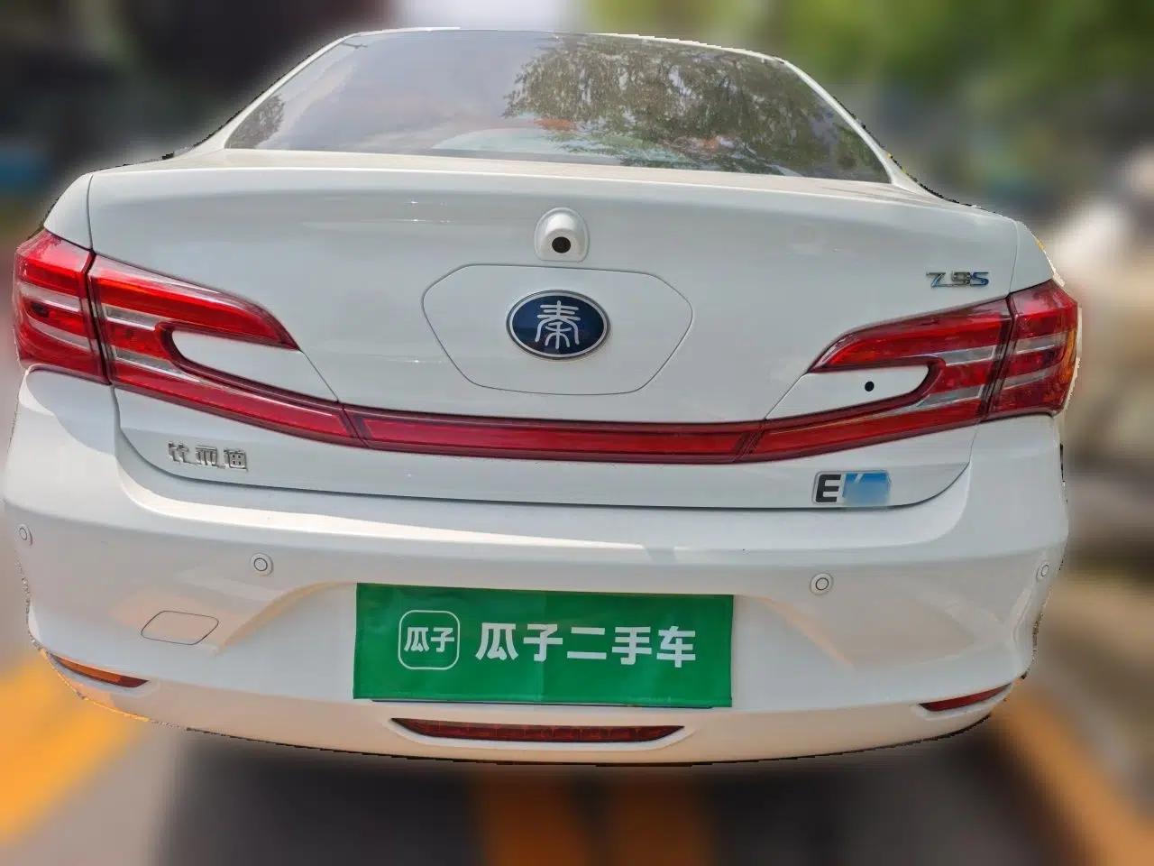 BYD Qin New Energy 2017 Qin EV300 Flagship Model — миниатюра 5