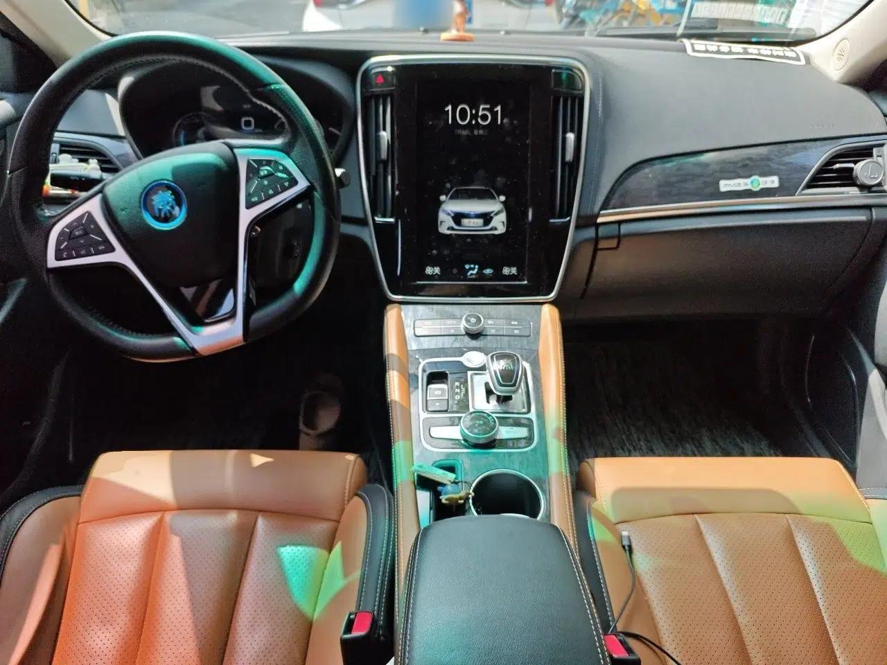 BYD Qin New Energy 2017 Qin EV300 Flagship Model — миниатюра 9